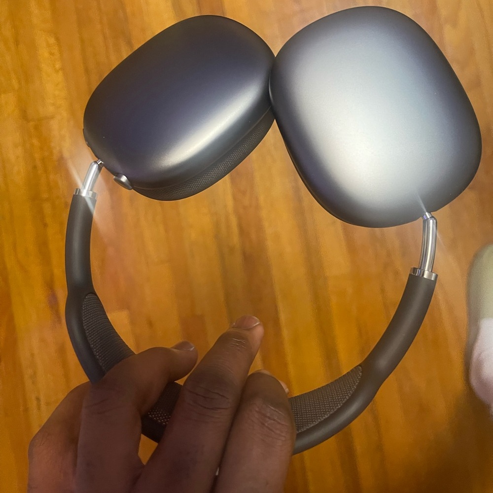 Apple AirPods max